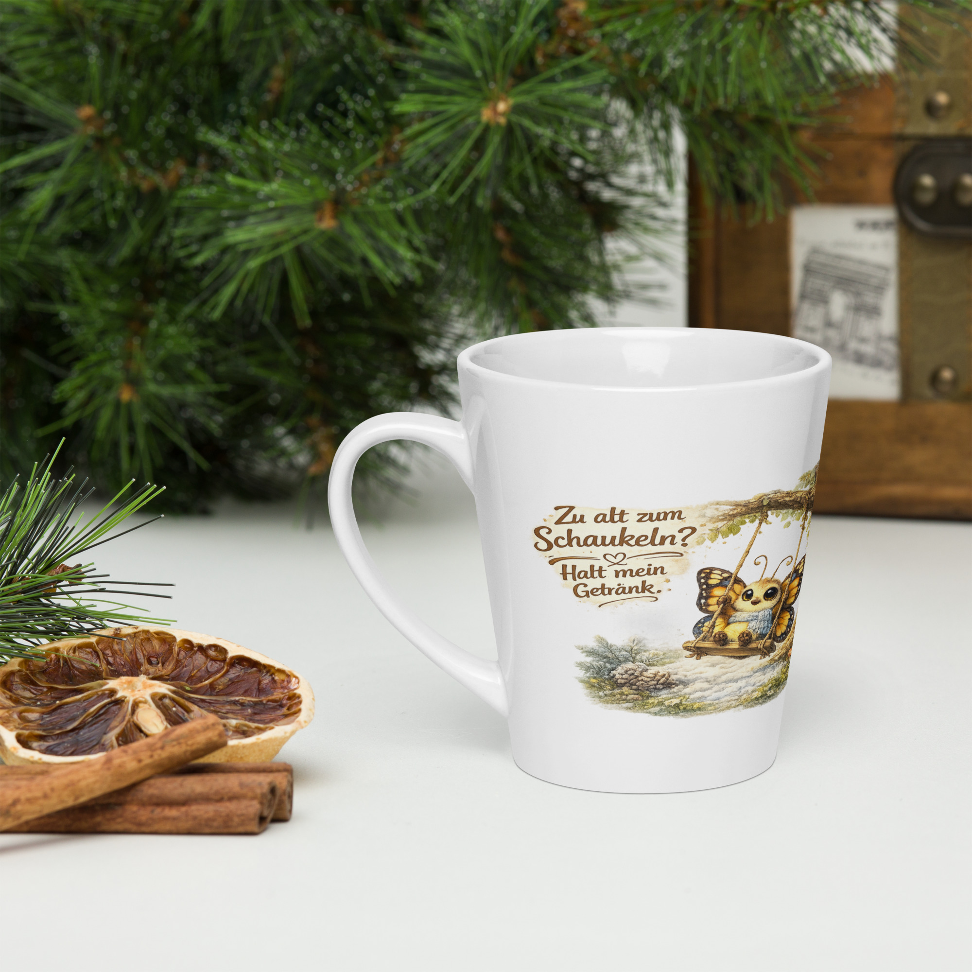 Milchkaffeetasse schaukelnder Schmetterling im Winter 2 Milchkaffeetasse schaukelnder Schmetterling im Winter – Bild 2