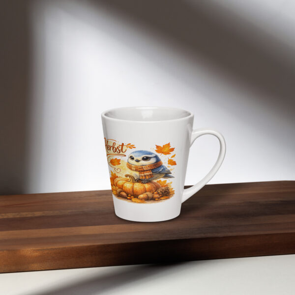 Milchkaffeetasse Blaumeise im Herbst