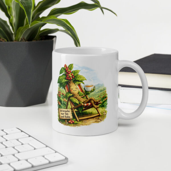 Tasse teetrinkende Kaffeepflanze