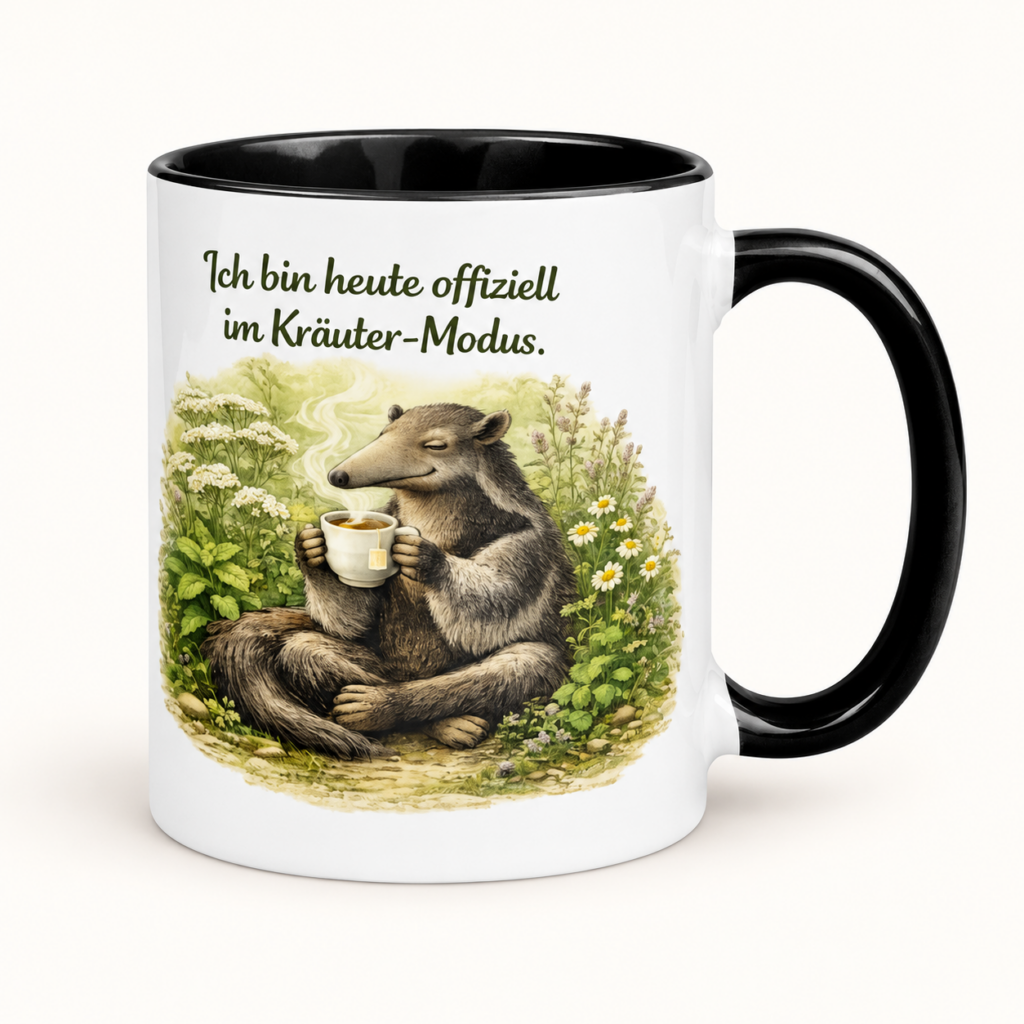 Tasse mit farbiger Innenseite Tee trinkender Ameisenbär